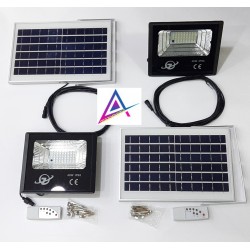 Coppia di fari solari da 40w completi di pannelli e batteri alta qualità